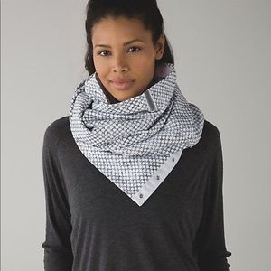 Lululemon Vinyasa Scarf